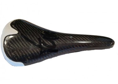 Sella RYET Full Carbon 245x143 Mm – Morbida EVA+Pelle PU, Per Bici Da Strada E MTB, Guida Confortevole Solo 134g
